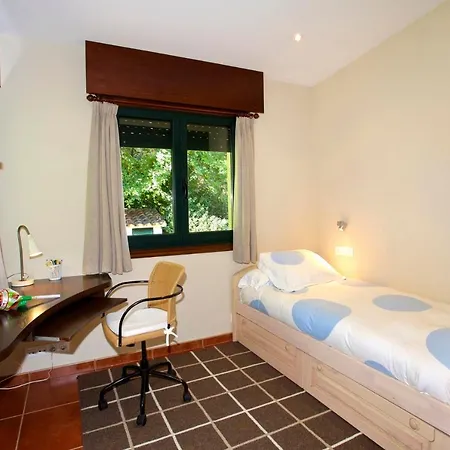Villa Sleeps 4 Pool Wifi *
