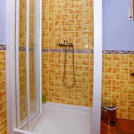 Sleeps 4 Pool Wifi Villa