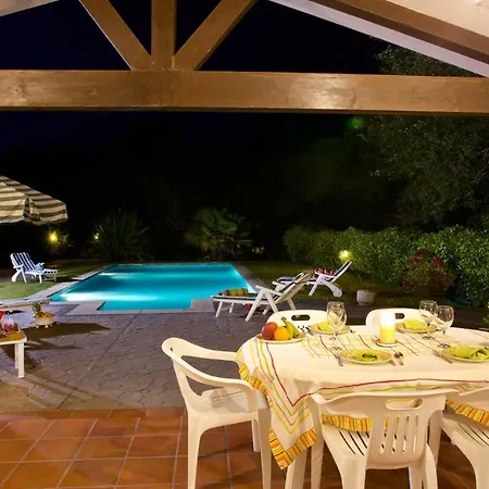 Sleeps 4 Pool Wifi Gondomar