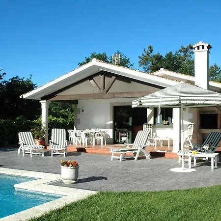 Villa Sleeps 4 Pool Wifi *