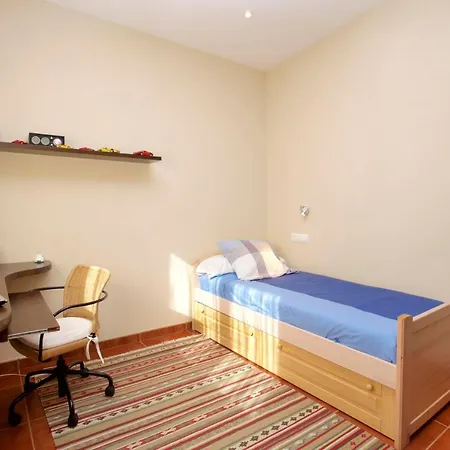 Sleeps 4 Pool Wifi Villa *